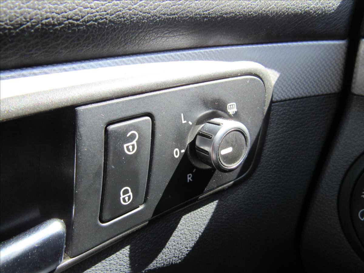 Volkswagen Touran Kombi 1,4 l 103 kw