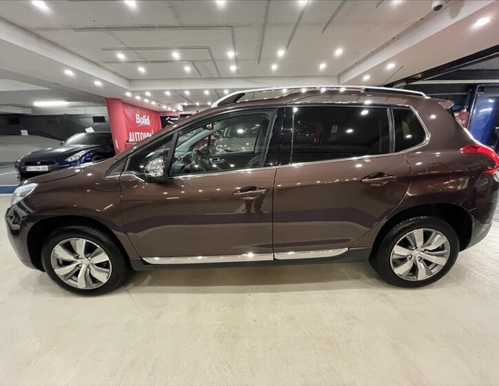 Peugeot 2008 MPV 1,2 l 60 kw