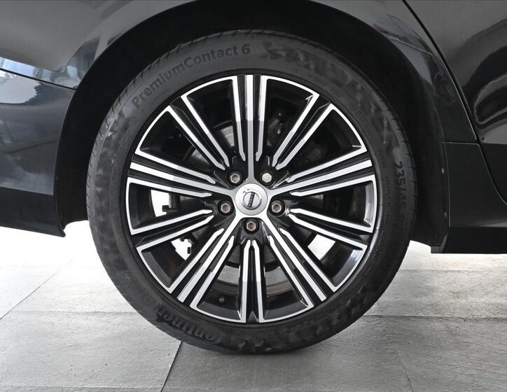 Volvo V60 Kombi 2,0 l 145 kw