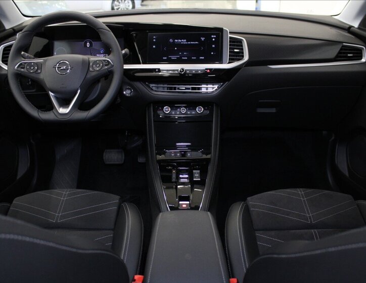 Opel Grandland SUV 1,5 l 96 kw