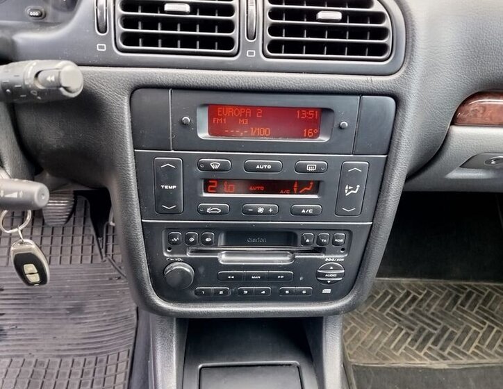 Peugeot 406 Sedan / Limuzína 2,0 l 80 kw