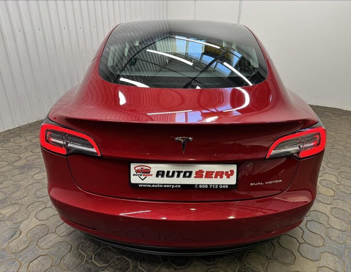 Tesla Model 3 Liftback 0,0 324 kw