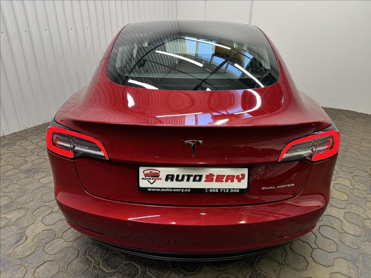 Tesla Model 3 Liftback 0,0 324 kw