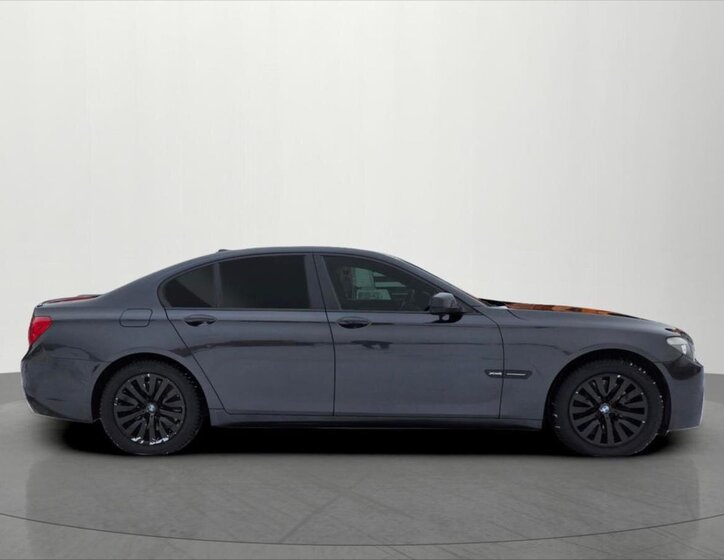 BMW Řada 7 Sedan 4,4 l 300 kw