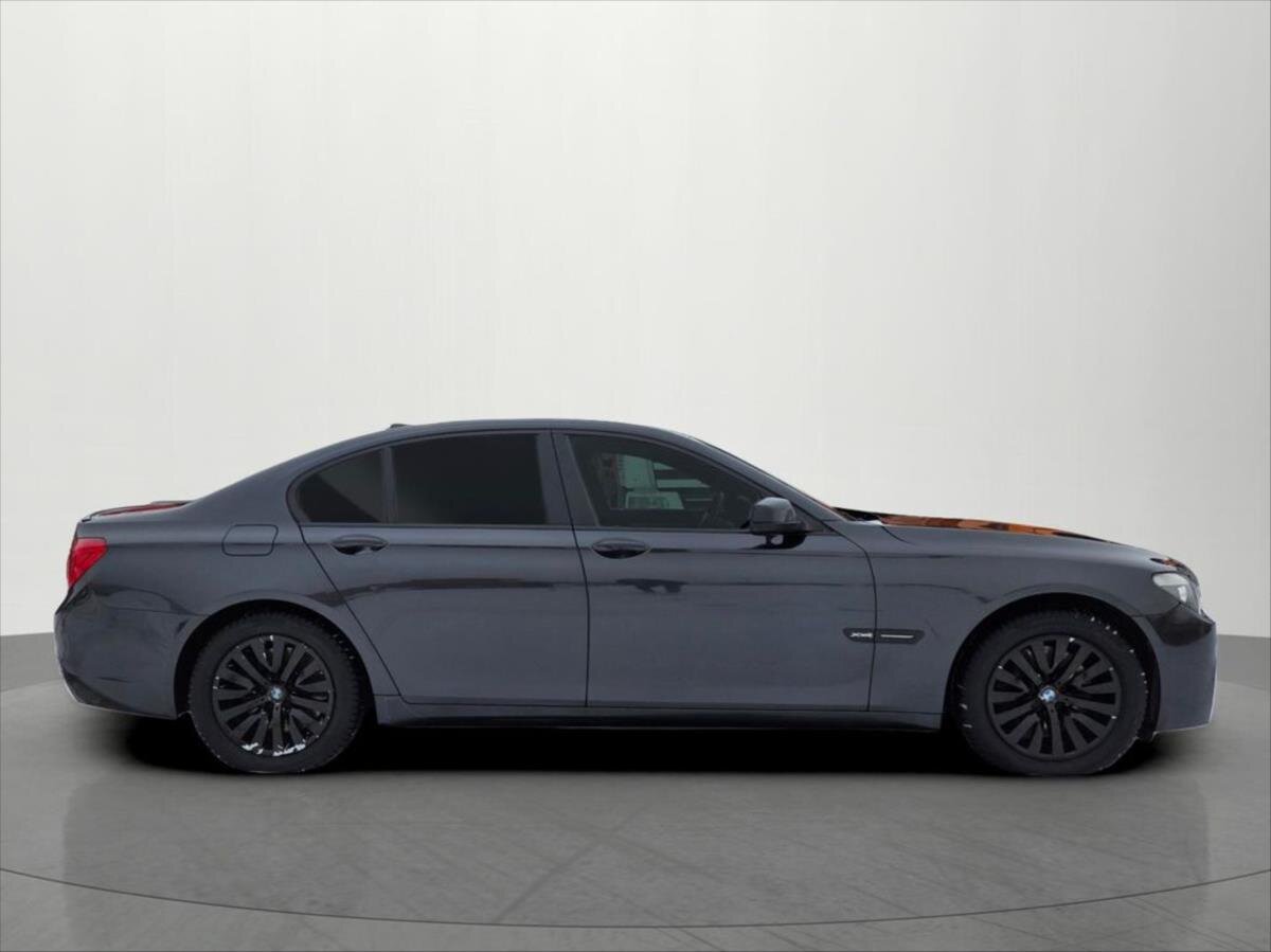 BMW Řada 7 Sedan 4,4 l 300 kw