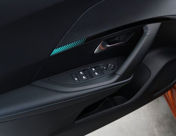 Peugeot 2008 SUV 1,2 l 74 kw