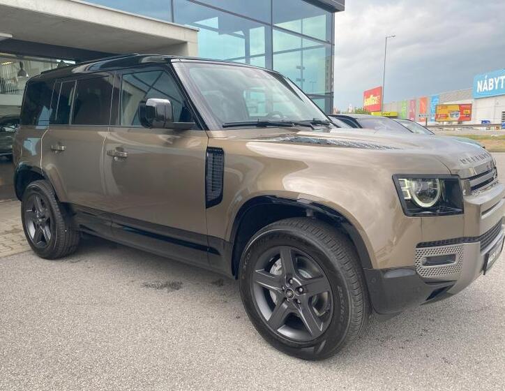 Land Rover Defender 3