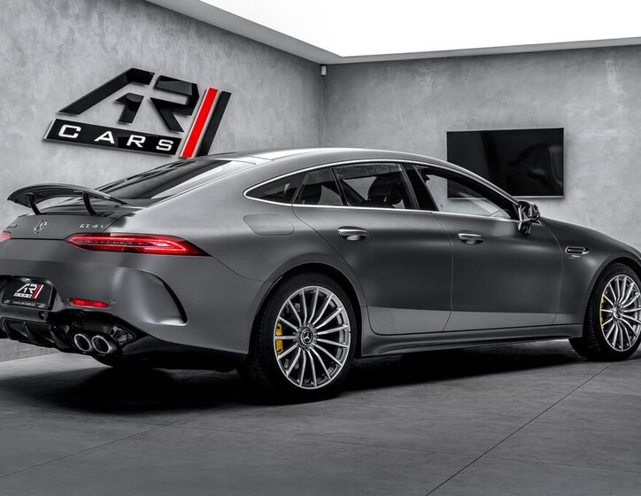 Mercedes-Benz AMG GT 4