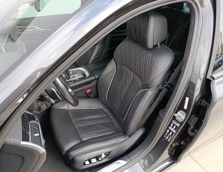 BMW Řada 7 Ostatní 3,0 l 250 kw