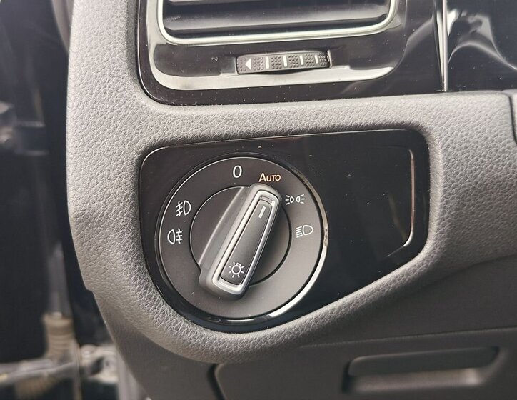 Volkswagen Golf Kombi 1,6 l 77 kw