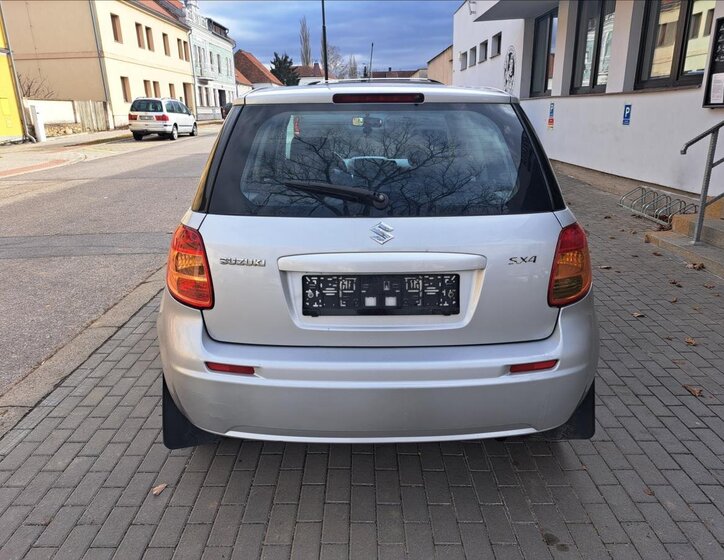 Suzuki SX4 Hatchback 1,9 l 88 kw