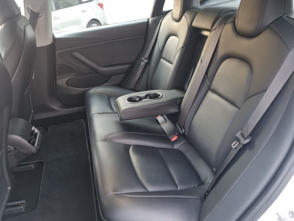 Tesla Model 3 Sedan / Limuzína 0,0 355 kw