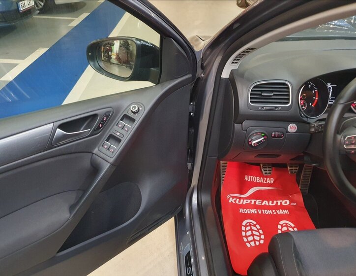 Volkswagen Golf Hatchback 1,2 l 63 kw
