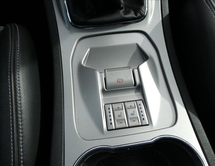 Ford S-MAX MPV 2,0 l 107 kw