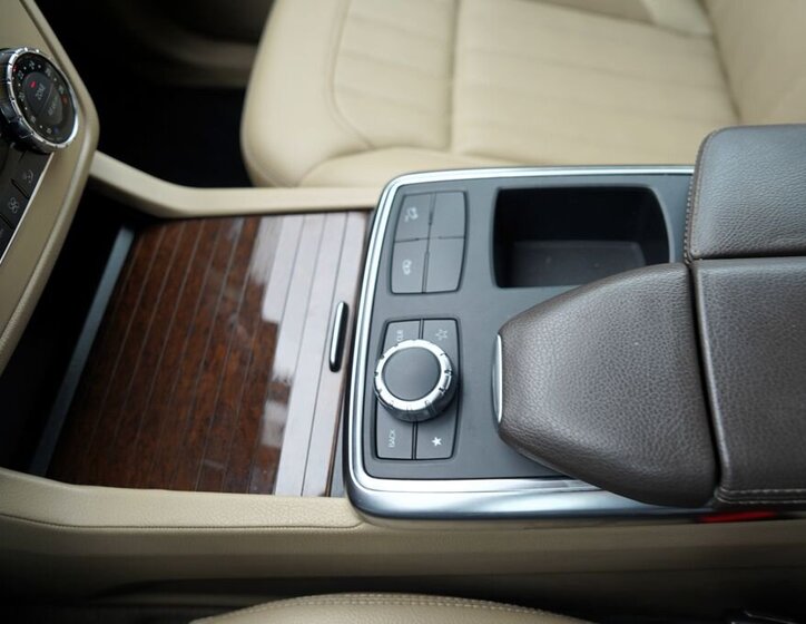 Mercedes-Benz GL SUV / Terénní 4,7 l 320 kw