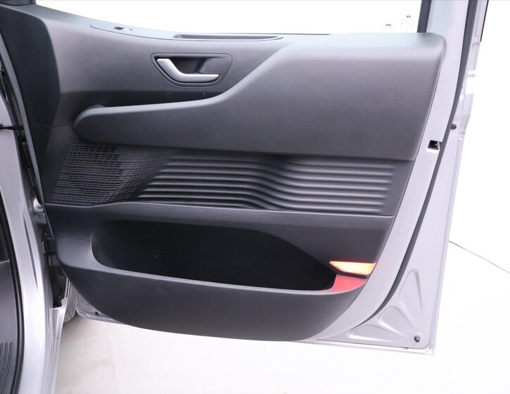 Hyundai Staria Kombi 2,2 l 130 kw