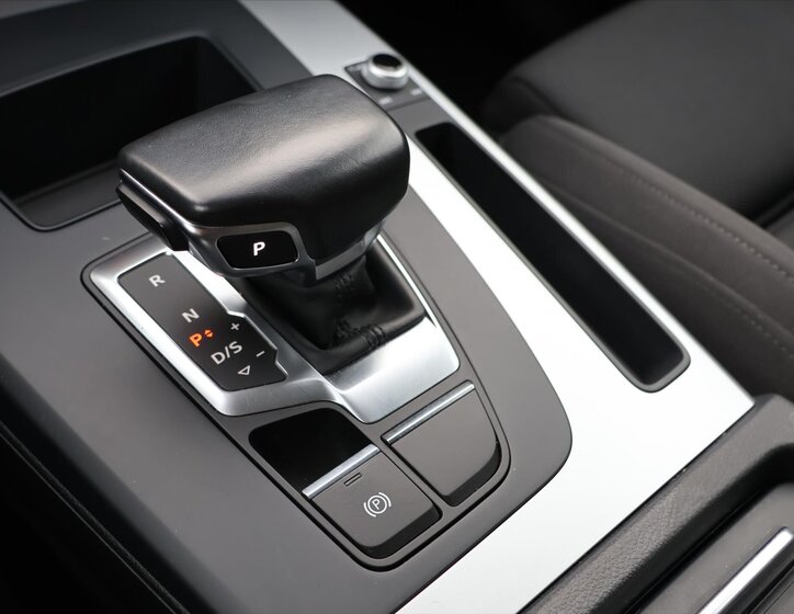 Audi Q5 SUV / Terénní 2,0 l 150 kw