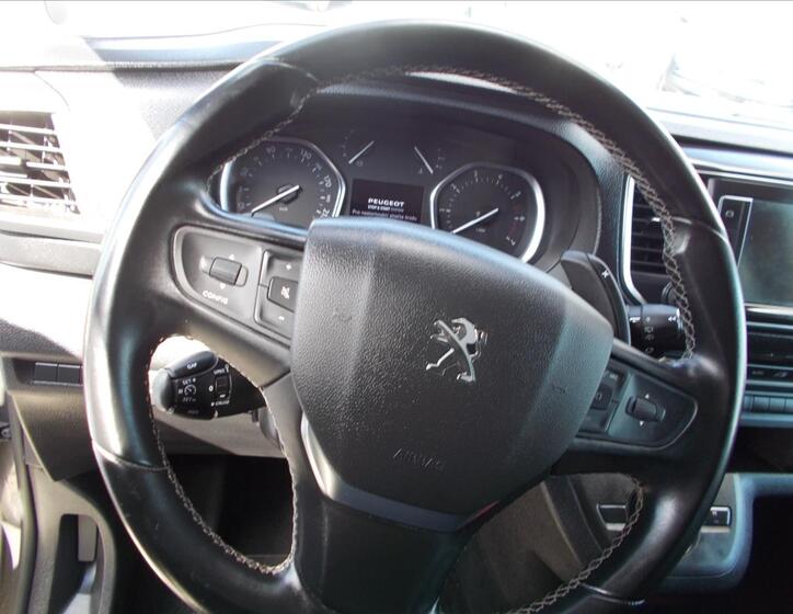Peugeot Traveller 30