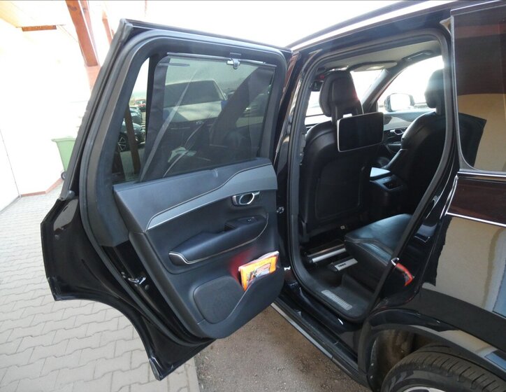 Volvo XC90 SUV / Terénní 2,0 l 228 kw