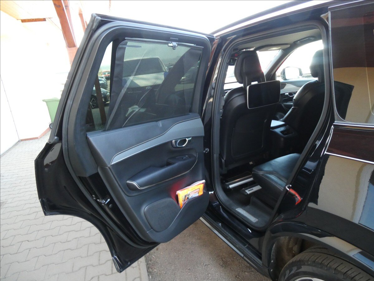 Volvo XC90 SUV / Terénní 2,0 l 228 kw