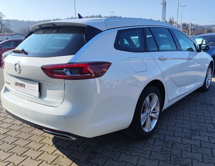 Opel Insignia Kombi 2,0 l 128 kw