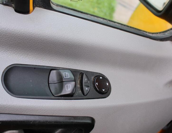 Mercedes-Benz Sprinter 17