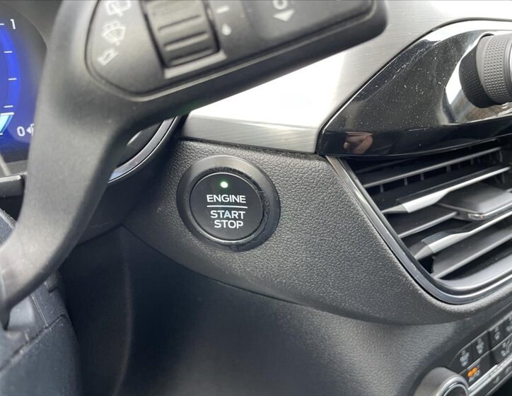 Ford Kuga SUV / Terénní 1,5 l 88 kw