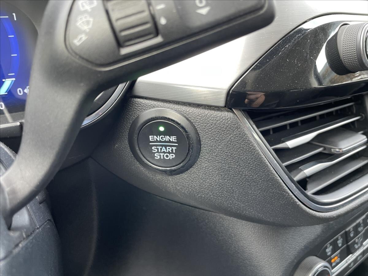 Ford Kuga SUV / Terénní 1,5 l 88 kw