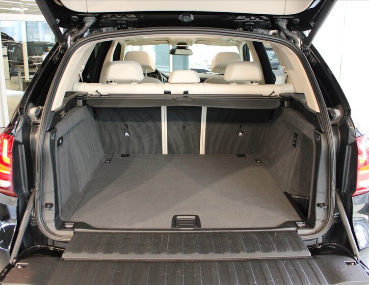 BMW X5 SUV / Terénní 3,0 l 230 kw