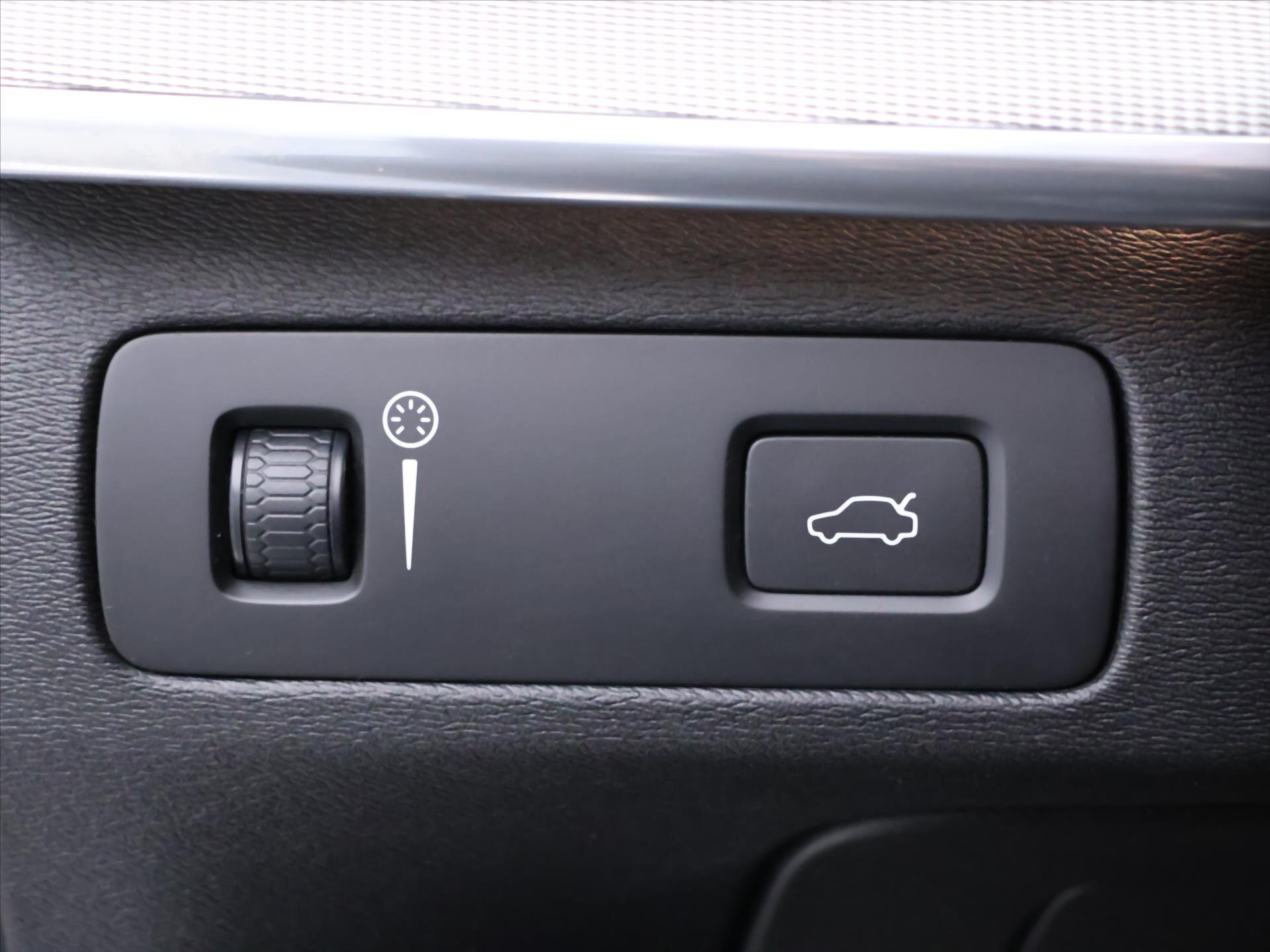 Volvo XC90 SUV / Terénní 2,0 l 173 kw