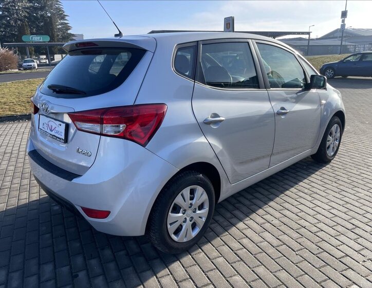 Hyundai ix20 4