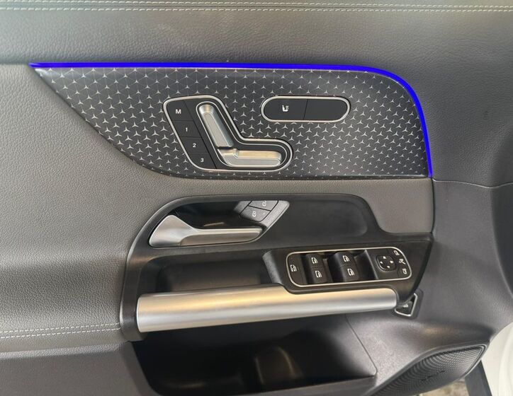 Mercedes-Benz EQA 11