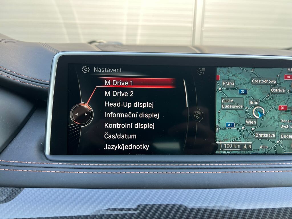 BMW X6 SUV / Terénní 4,4 l 512 kw