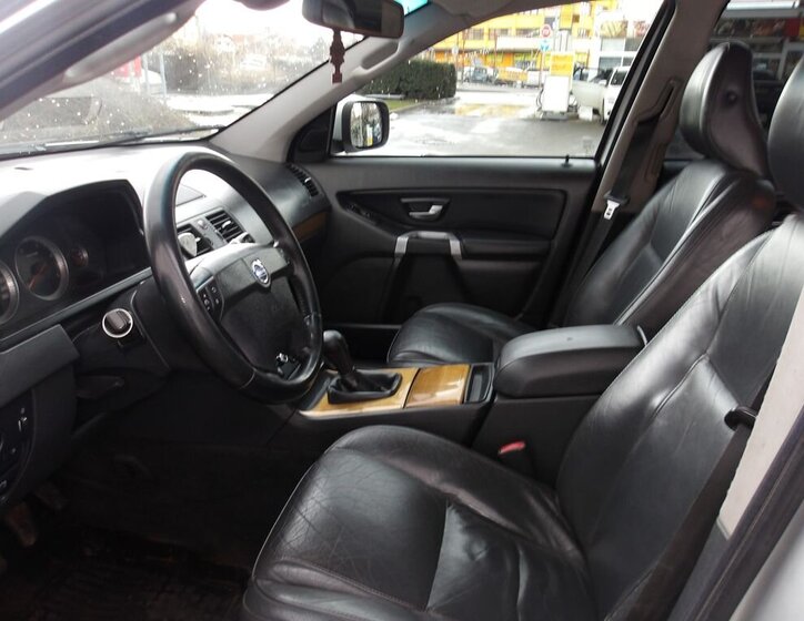 Volvo XC90 SUV 2,4 l 136 kw