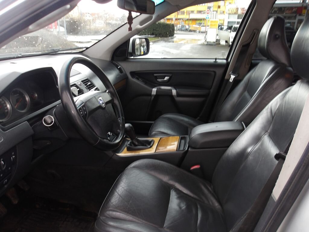 Volvo XC90 SUV 2,4 l 136 kw