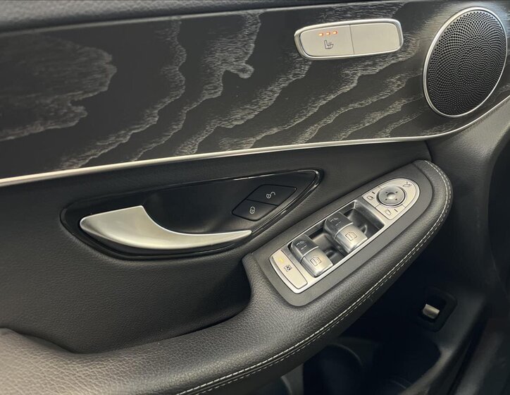 Mercedes-Benz GLC 12