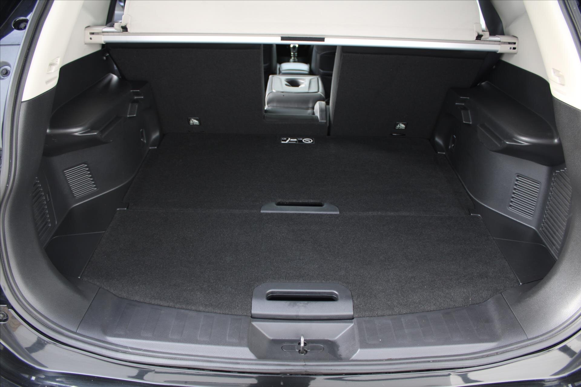 Nissan X-Trail SUV 1,6 l 96 kw