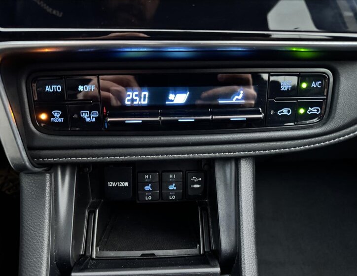 Toyota Auris Kombi 1,6 l 97 kw