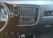 Mitsubishi Outlander SUV / Terénní 2,3 l 110 kw