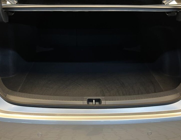 Toyota Corolla Sedan / Limuzína 1,8 l 72 kw