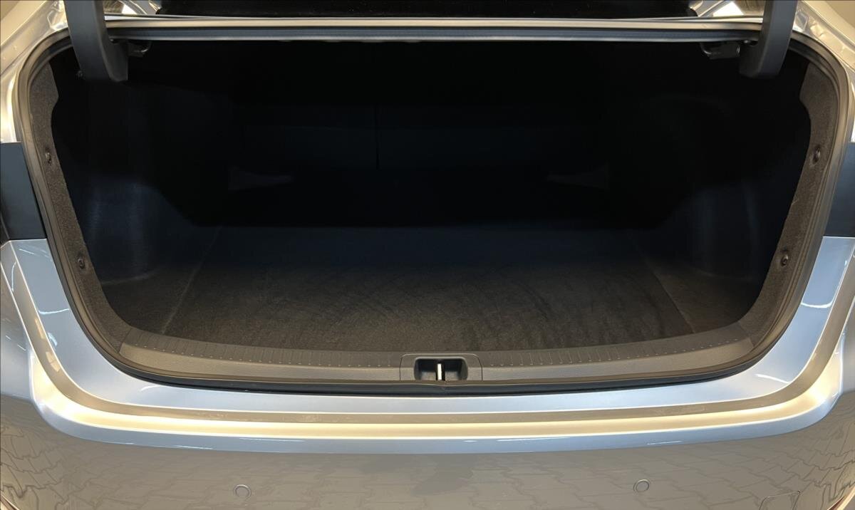 Toyota Corolla Sedan / Limuzína 1,8 l 72 kw