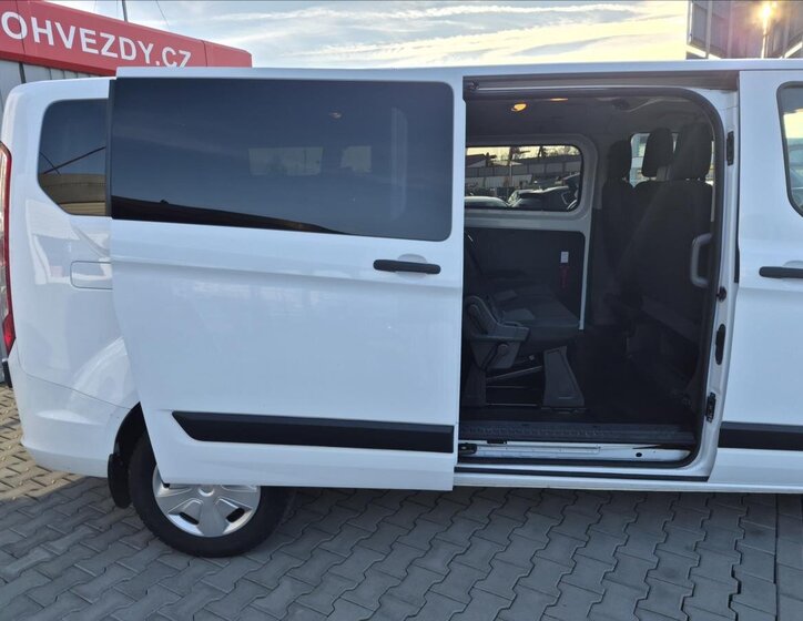 Ford Tourneo Custom MPV 2,0 l 96 kw
