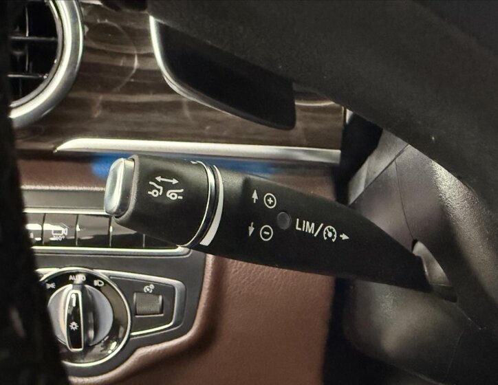 Mercedes-Benz Třídy V 23