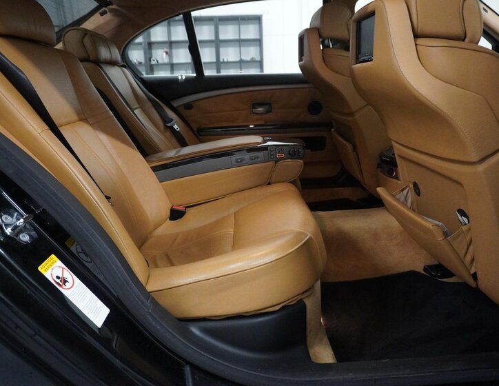 BMW Řada 7 Sedan 6,0 l 327 kw