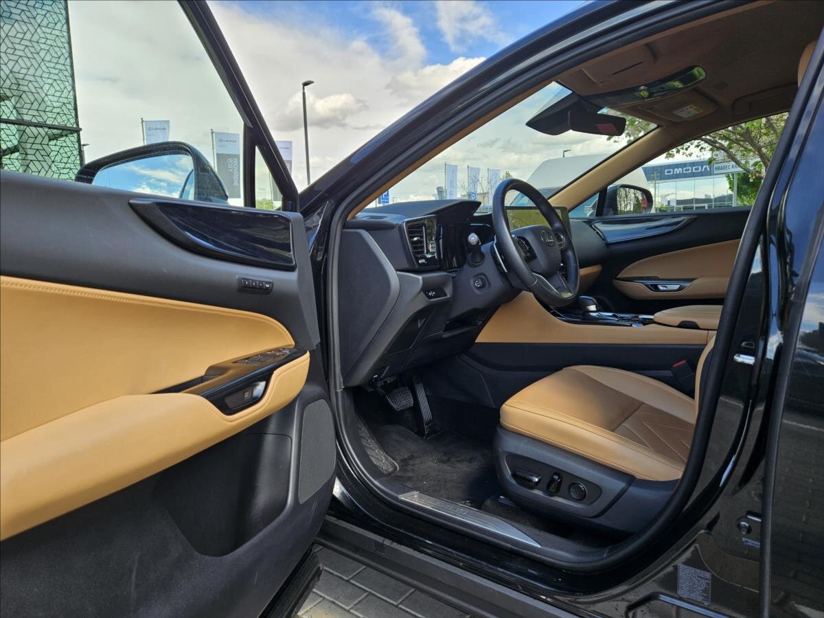 Lexus NX 450h plus SUV / Terénní 2,5 l 227 kw