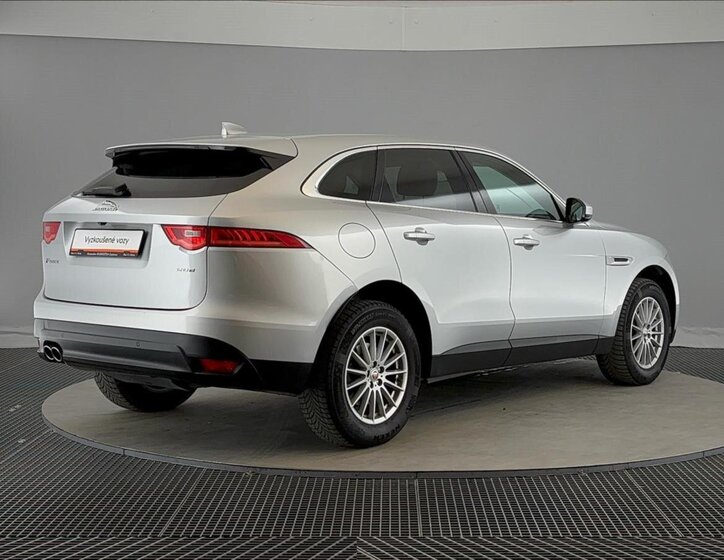 Jaguar F-Pace SUV / Terénní 2,0 l 132 kw