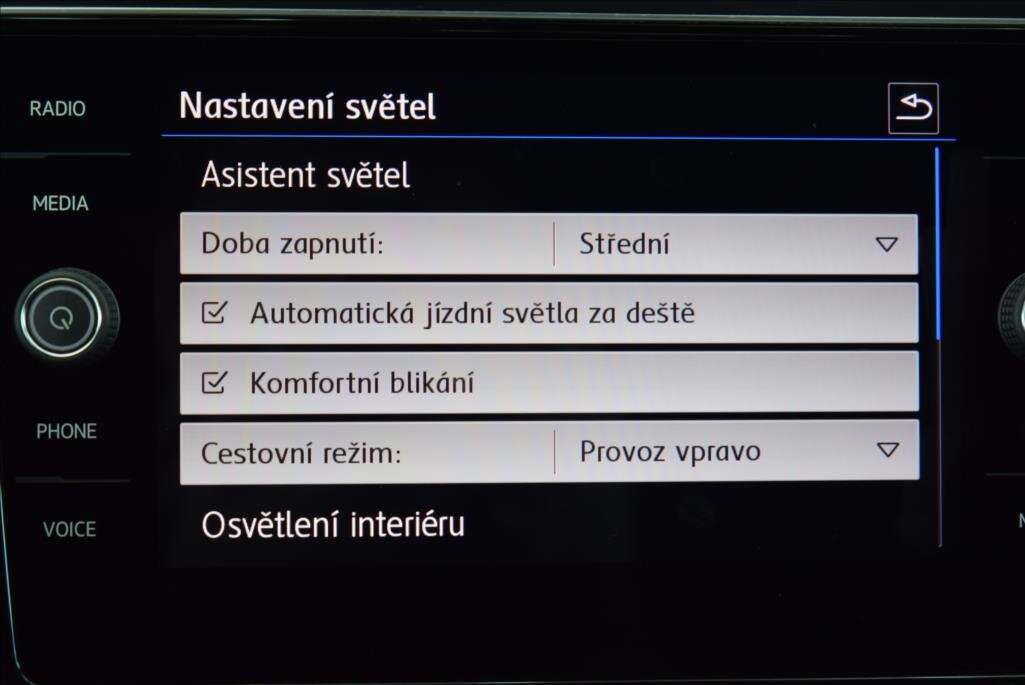 Volkswagen T-Roc SUV / Terénní 2,0 l 140 kw