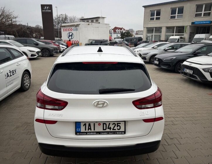 Hyundai i30 4
