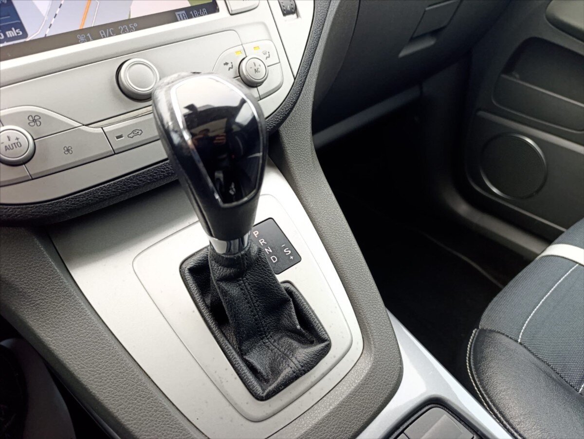 Ford Kuga SUV / Terénní 2,0 l 120 kw