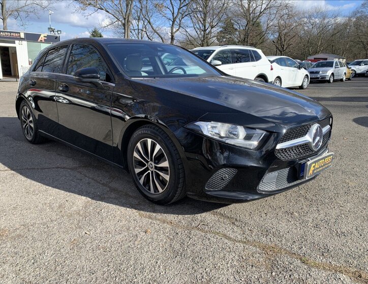 Mercedes-Benz Třídy A Hatchback 1,3 l 120 kw